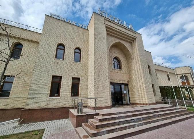 Отель Khanaka