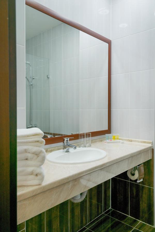 Отель Khanaka 4*